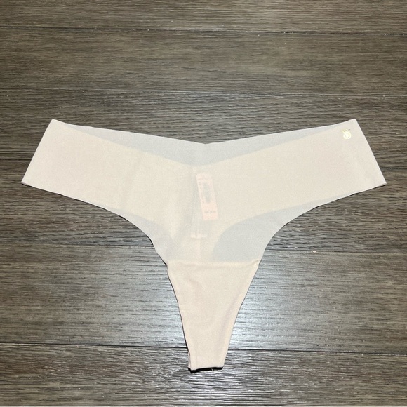 NWT Victoria's Secret Low Rise Seamless No Show Beige Thong Panty XX-Large - Picture 1 of 11